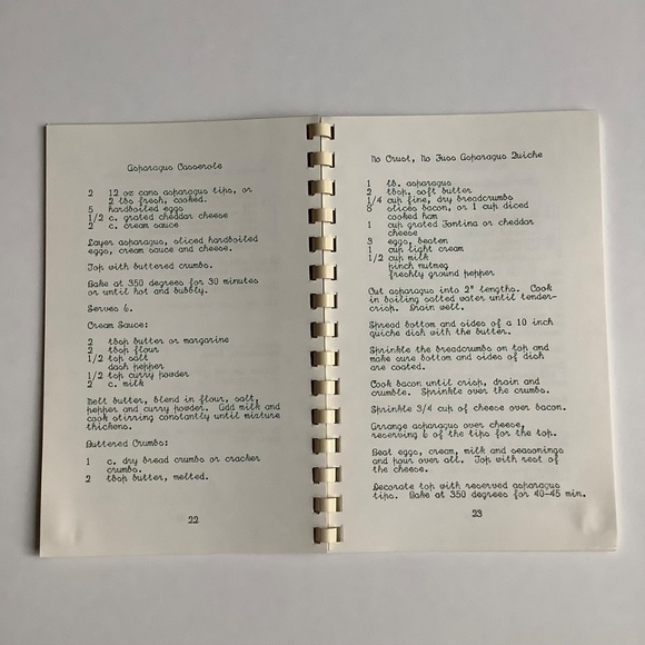 Vintage VEGGIE MANIA Cookbook (a Canadian bestseller) - Picture 4 of 9